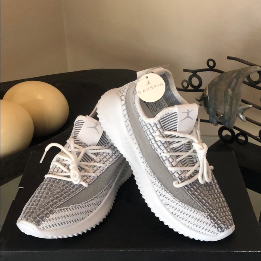 NWT - Danskin Patterned Athletic Sneakers - Picture 6 of 6